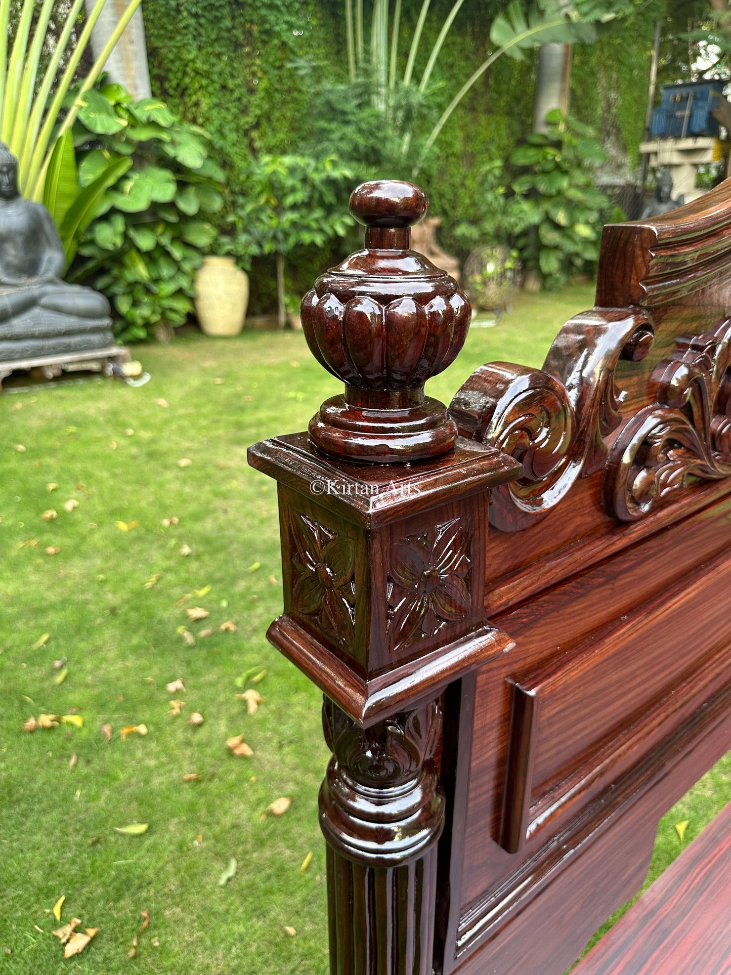 Rosewood King Bed | 6.6x6 ft