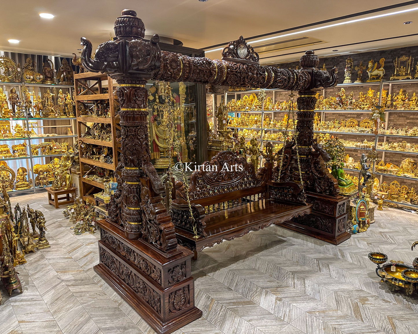 Monumental Rosewood Grand Jhula – Deep-Relief Hand-Carvings & Architectural Majesty